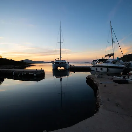 House Sofia - & Tavern Bain, Free Transport, Pool, Island Of Zut - Kornati