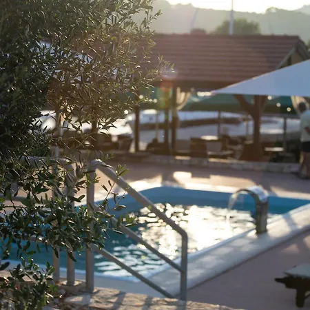 House Sofia - & Tavern Bain, Free Transport, Pool, Island Of Zut - Kornati Pristanisce