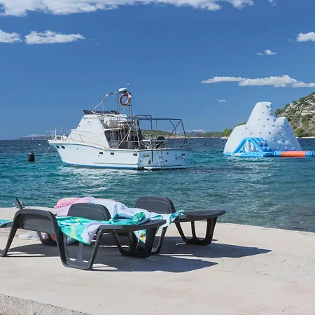 House Sofia - & Tavern Bain, Free Transport, Pool, Island Of Zut - Kornati Ferienhaus Pristanisce